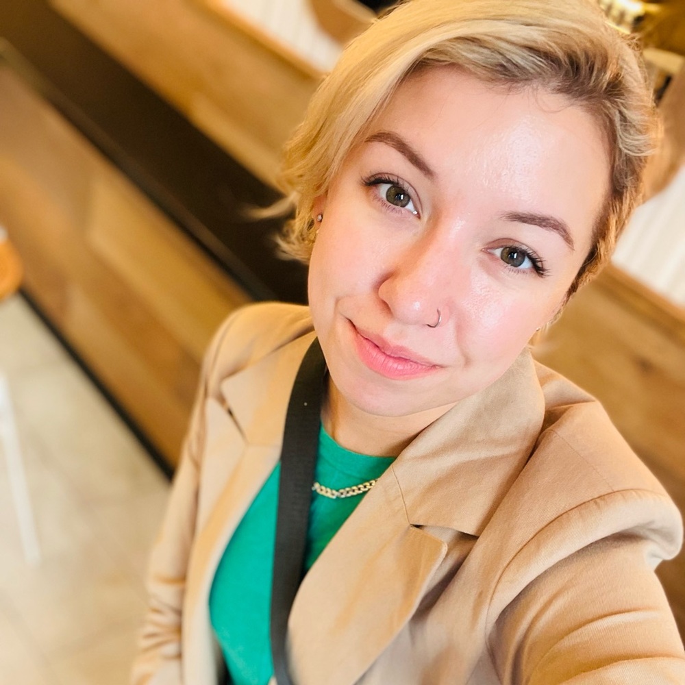 Meet your Posher, Leanne